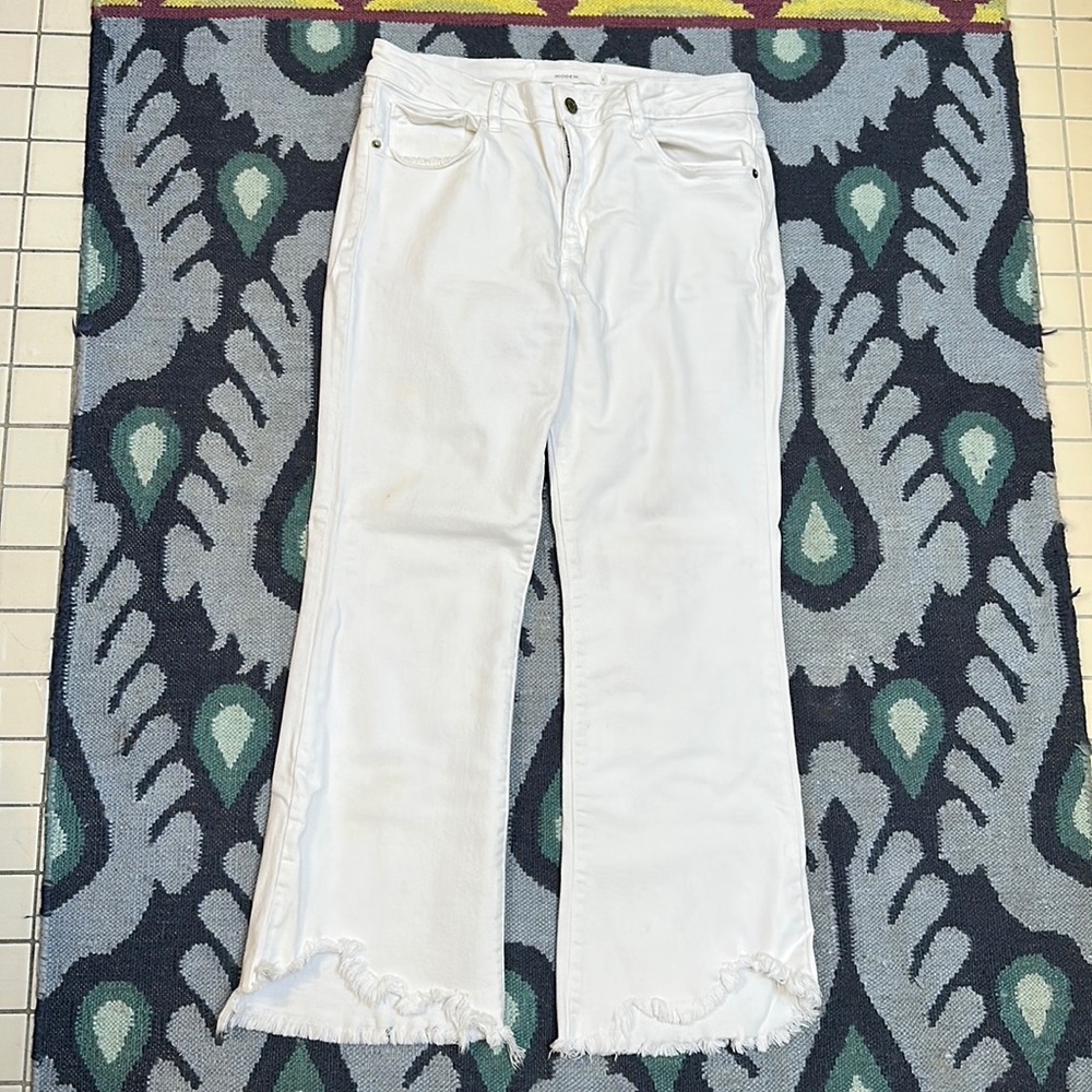 HIDDEN BRAND white denim frayed bottom stretch Jean